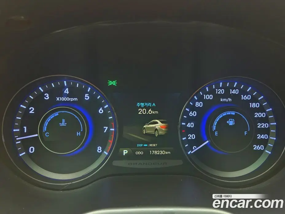 Hyundai Grandeur 2013 3.0 автомат (гидро), фото 8 Hyundai Grandeur 2013 3.0 автомат (гидро), фото 8
