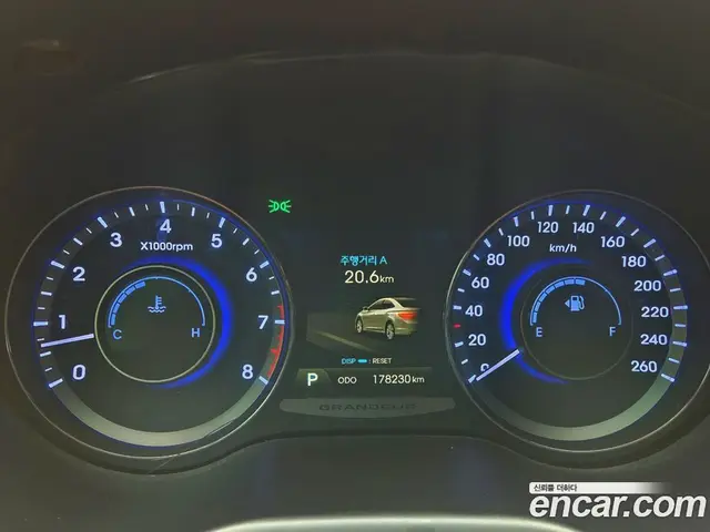 Hyundai Grandeur 2013 3.0 автомат (гидро), миниатюра 8 Hyundai Grandeur 2013 3.0 автомат (гидро), миниатюра 8