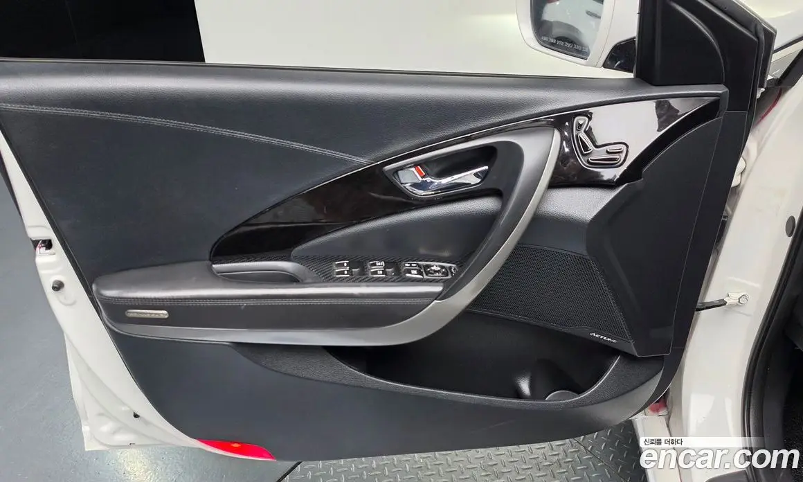 Hyundai Grandeur 2013 3.0 автомат (гидро), фото 14