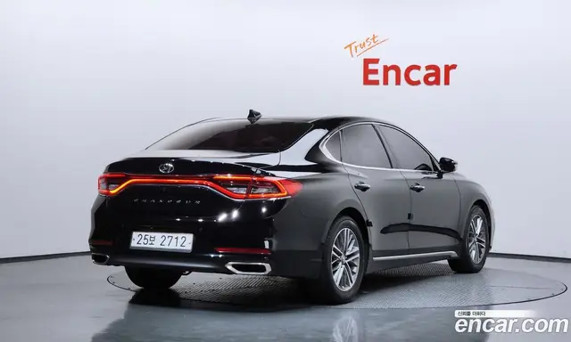 Hyundai Grandeur 2017 2.4 автомат (гидро), миниатюра 2
