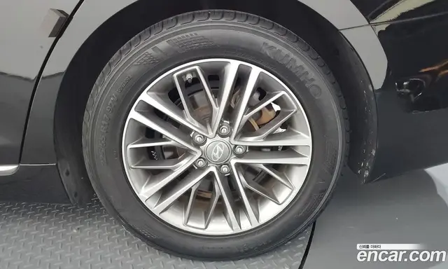 Hyundai Grandeur 2017 2.4 автомат (гидро), миниатюра 7