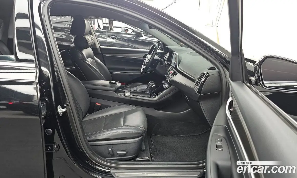 Hyundai Grandeur 2017 3.0 автомат (гидро), фото 17 Hyundai Grandeur 2017 3.0 автомат (гидро), фото 17