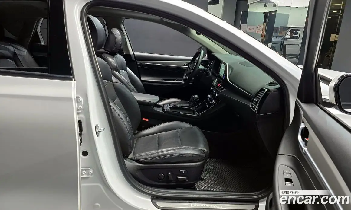 Hyundai Grandeur 2019 2.4 автомат (гидро), фото 17 Hyundai Grandeur 2019 2.4 автомат (гидро), фото 17