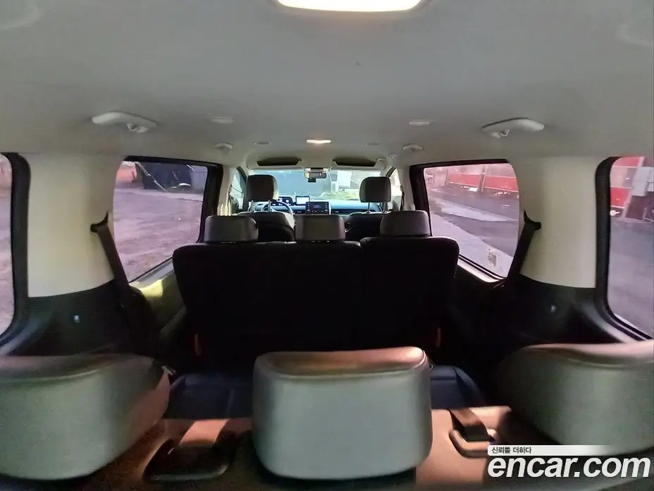 Hyundai Staria 2021 2.2 автомат (гидро), фото 14