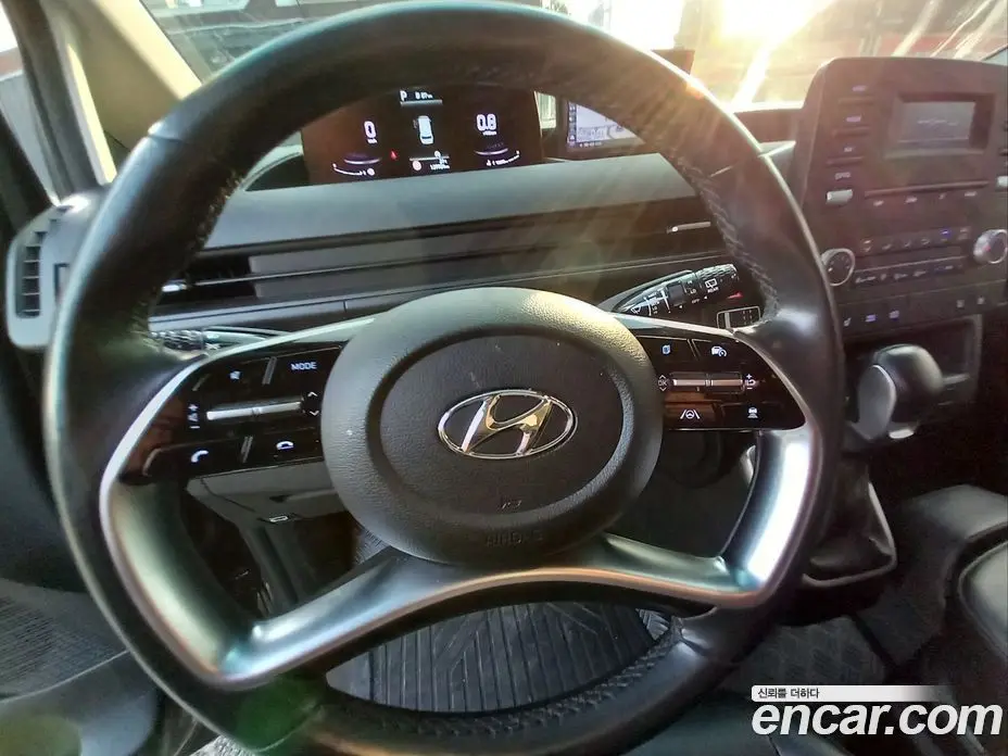 Hyundai Staria 2021 2.2 автомат (гидро), фото 16