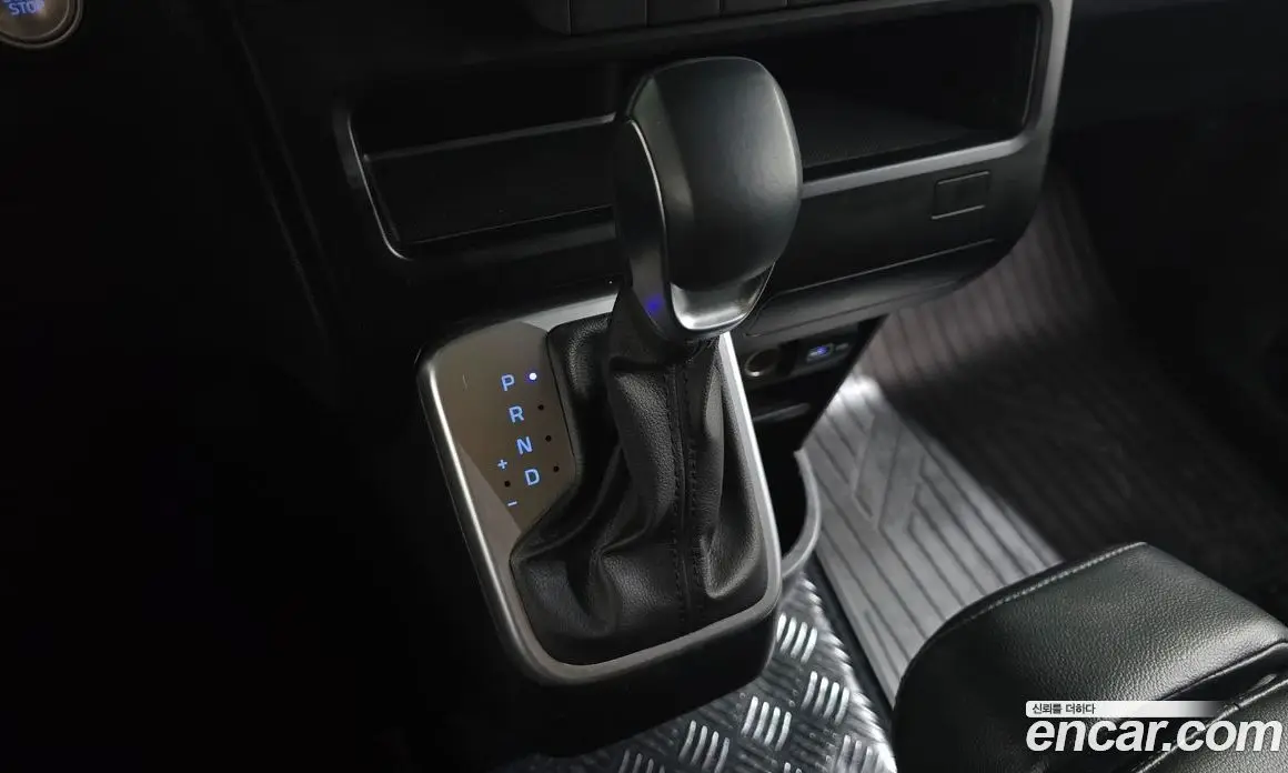 Hyundai Staria 2022 2.2 автомат (гидро), фото 12