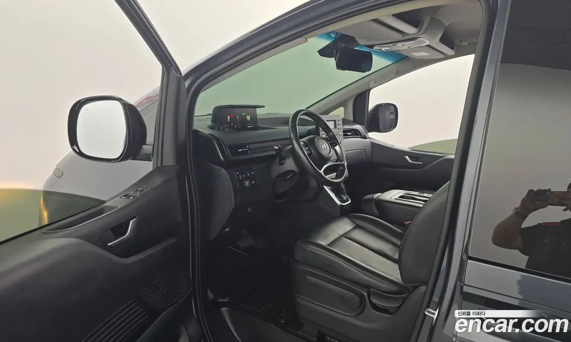 Hyundai Staria 2022 2.2 автомат (гидро), фото 13