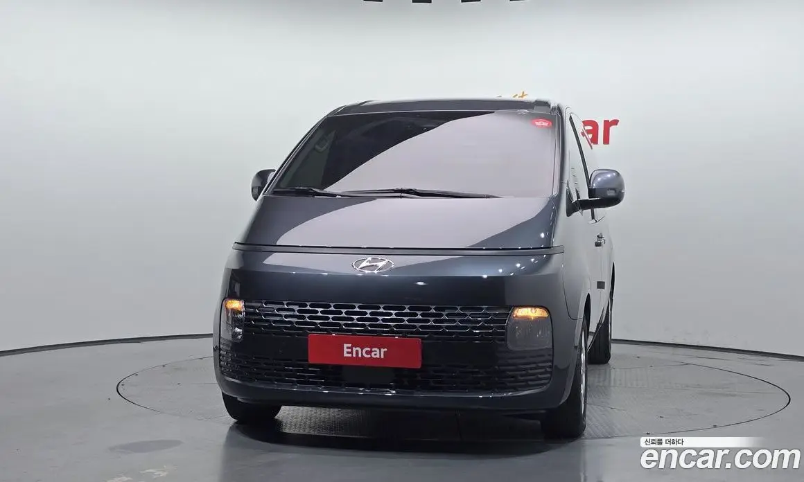 Hyundai Staria 2022 2.2 автомат (гидро), фото 3