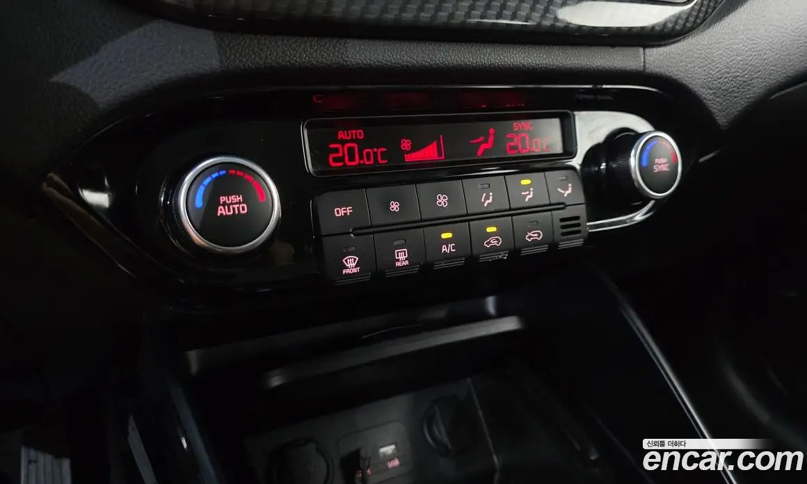 Kia Carens 2018 2.0 автомат (гидро), фото 17