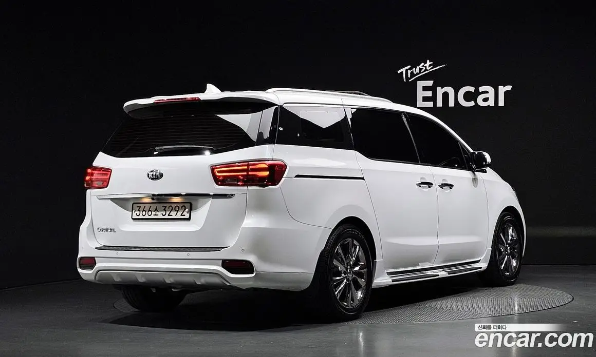 Kia Carnival 2018 2.2 автомат (гидро), фото 1 Kia Carnival 2018 2.2 автомат (гидро), фото 1