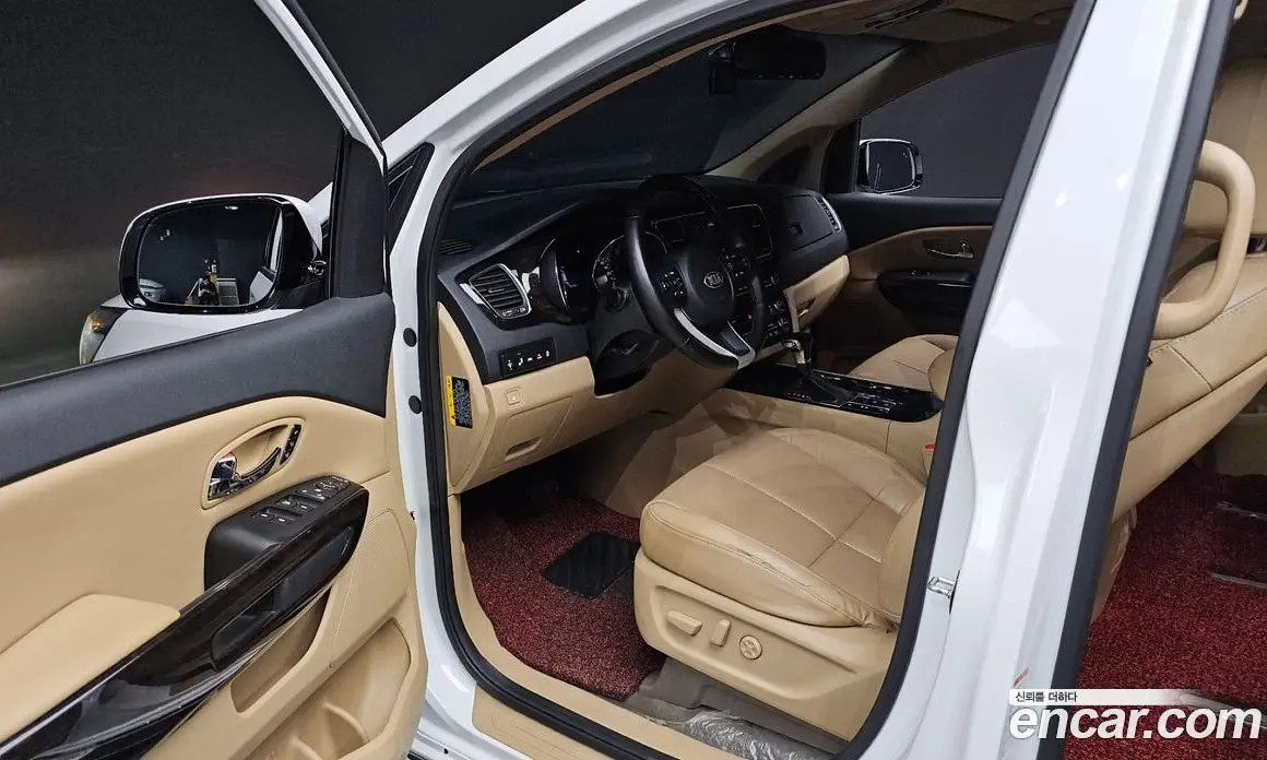 Kia Carnival 2018 2.2 автомат (гидро), фото 12 Kia Carnival 2018 2.2 автомат (гидро), фото 12