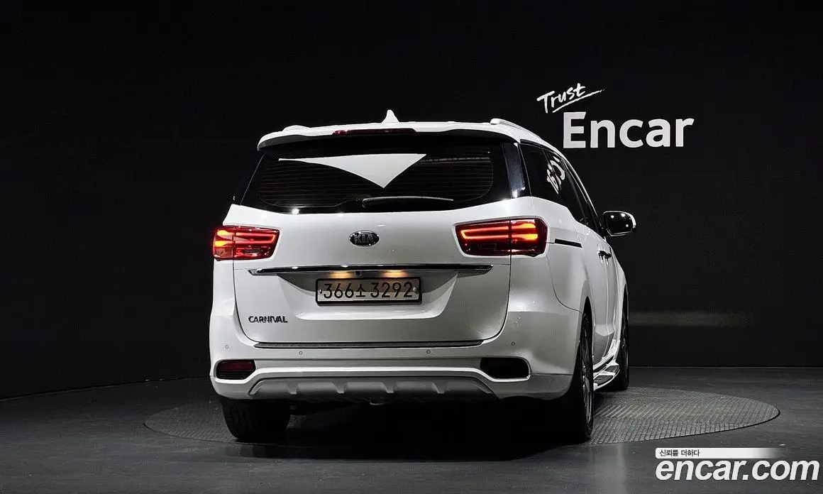 Kia Carnival 2018 2.2 автомат (гидро), фото 3 Kia Carnival 2018 2.2 автомат (гидро), фото 3