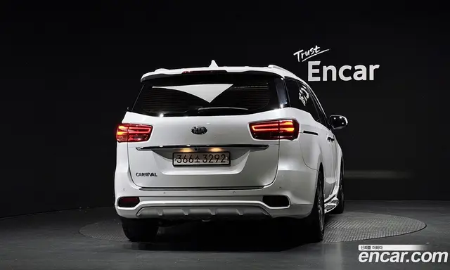 Kia Carnival 2018 2.2 автомат (гидро), миниатюра 3 Kia Carnival 2018 2.2 автомат (гидро), миниатюра 3