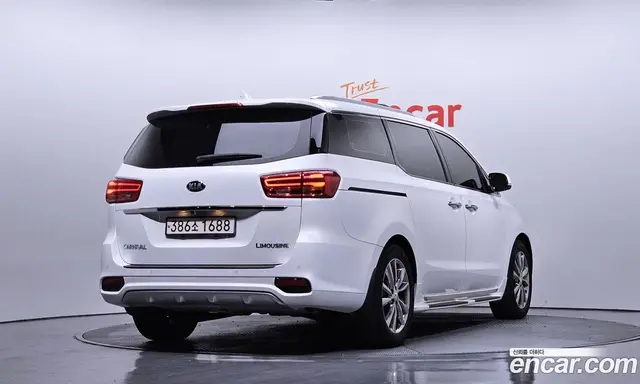 Kia Carnival 2020 2.2 автомат (гидро), миниатюра 2