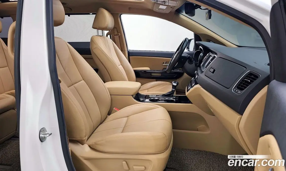 Kia Carnival 2020 2.2 автомат (гидро), фото 19