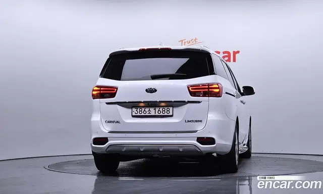 Kia Carnival 2020 2.2 автомат (гидро), миниатюра 4