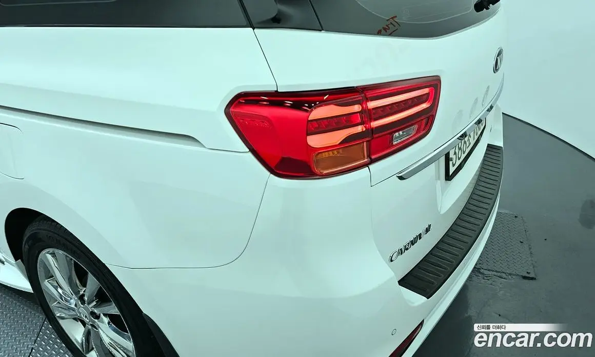 Kia Carnival 2020 2.2 автомат (гидро), фото 9