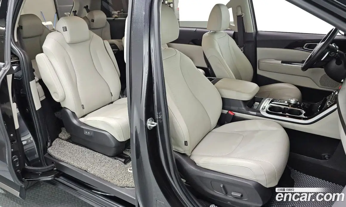 Kia Carnival 2021 2.2 автомат (гидро), фото 17
