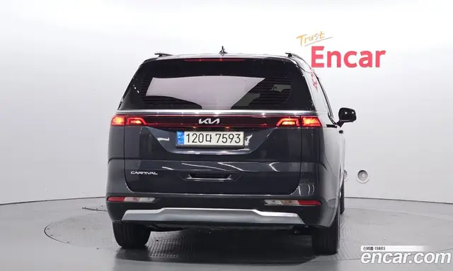 Kia Carnival 2021 2.2 автомат (гидро), миниатюра 4
