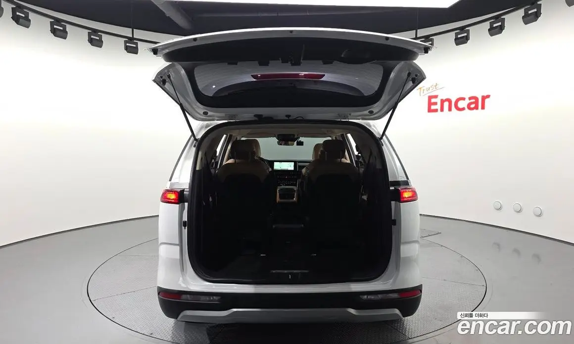 Kia Carnival 2022 2.2 автомат (гидро), фото 20 Kia Carnival 2022 2.2 автомат (гидро), фото 20