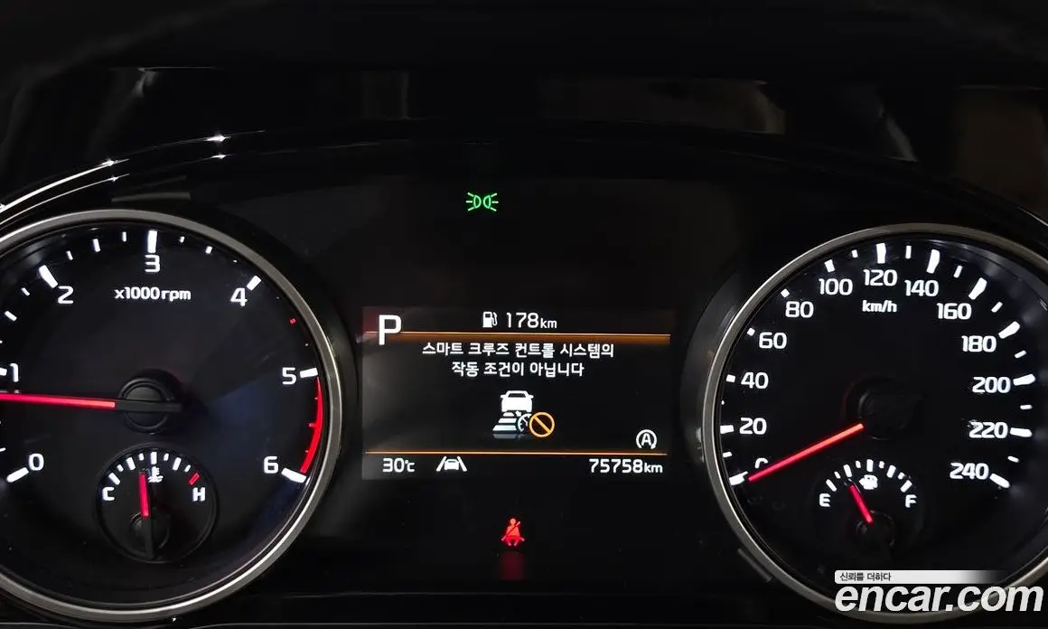 Kia Carnival 2023 2.2 автомат (гидро), фото 11