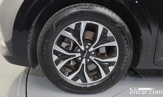 Kia Carnival 2023 2.2 автомат (гидро), миниатюра 5