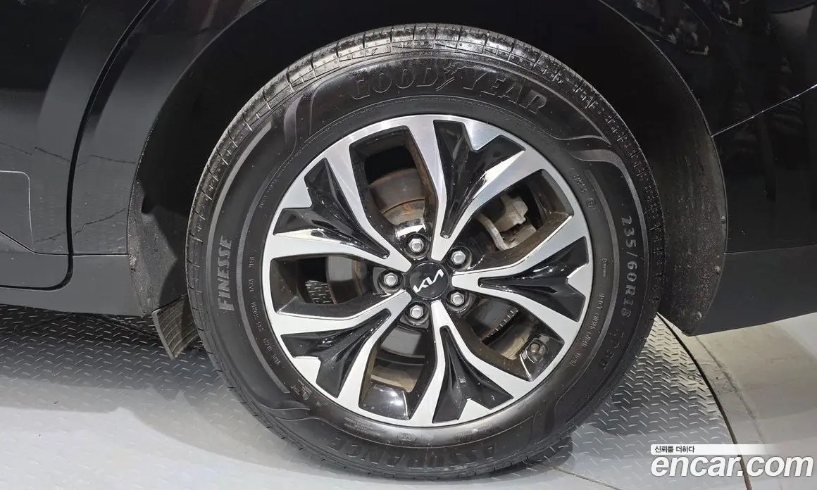 Kia Carnival 2023 2.2 автомат (гидро), фото 7