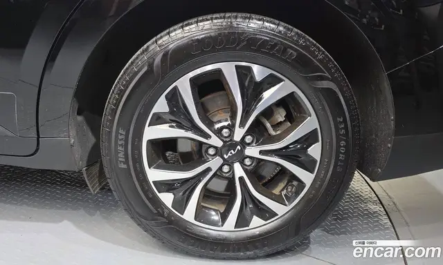 Kia Carnival 2023 2.2 автомат (гидро), миниатюра 7
