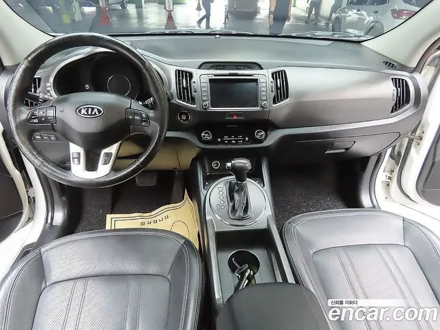 Kia Sportage 2012 2.0 автомат (гидро), миниатюра 11