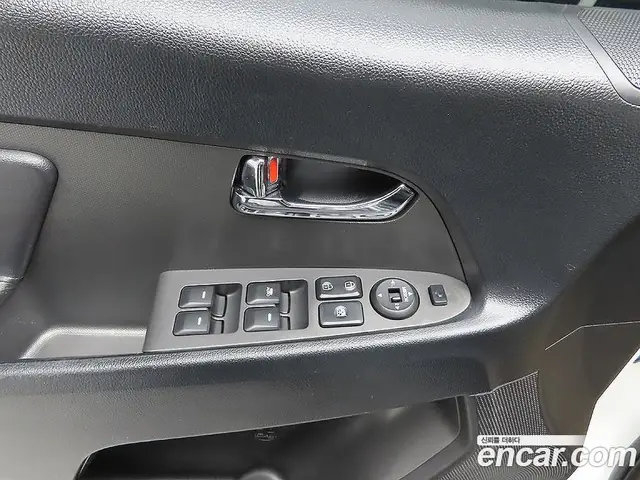 Kia Sportage 2012 2.0 автомат (гидро), миниатюра 12