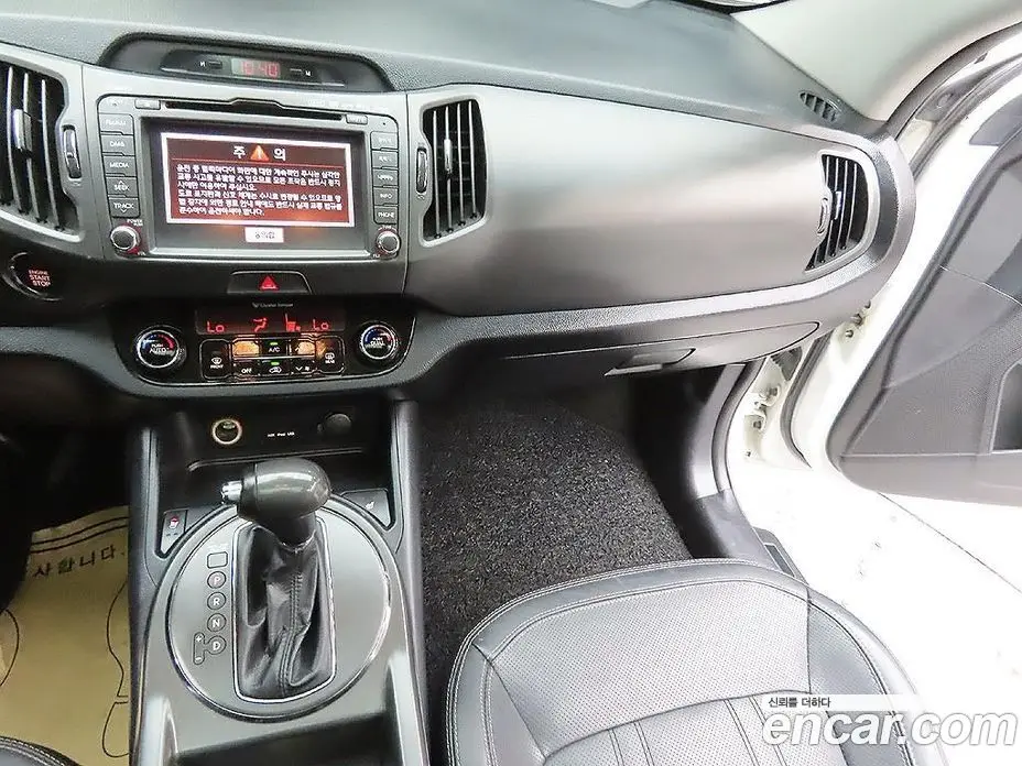 Kia Sportage 2012 2.0 автомат (гидро), фото 15