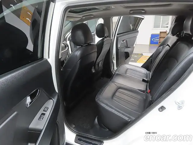 Kia Sportage 2012 2.0 автомат (гидро), миниатюра 9
