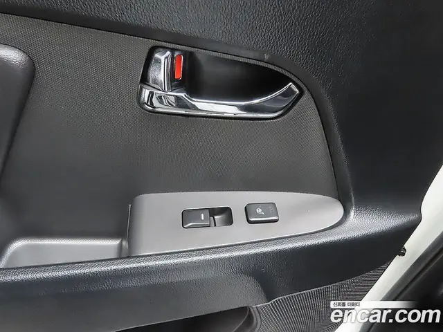 Kia Sportage 2012 2.0 автомат (гидро), миниатюра 10