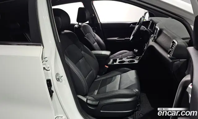Kia Sportage 2017 2.0 автомат (гидро), миниатюра 10