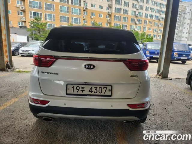 Kia Sportage 2018 2.0 автомат (гидро), миниатюра 4