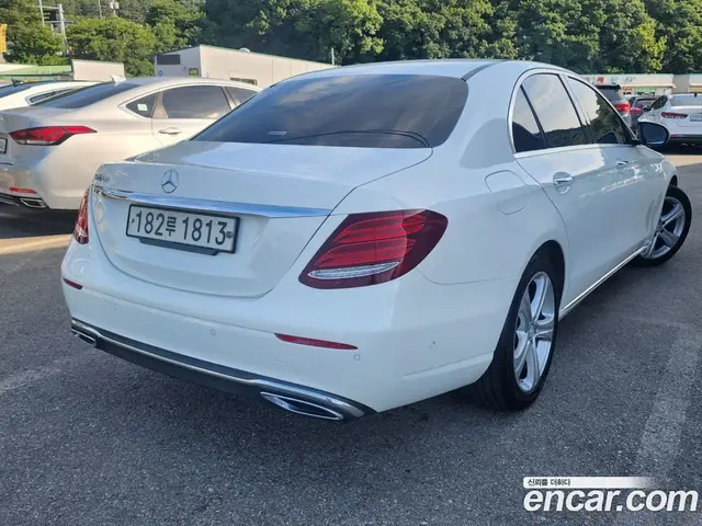 Mercedes-Benz E-Class 2016 1.9 автомат (гидро), миниатюра 3