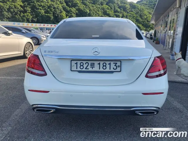 Mercedes-Benz E-Class 2016 1.9 автомат (гидро), миниатюра 4
