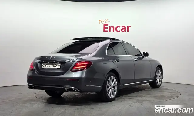 Mercedes-Benz E-Class 2017 2.0 автомат (гидро), миниатюра 2