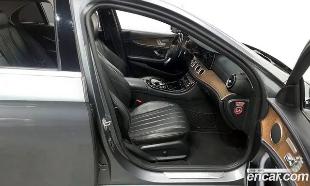 Mercedes-Benz E-Class 2017 2.0 автомат (гидро), миниатюра 11