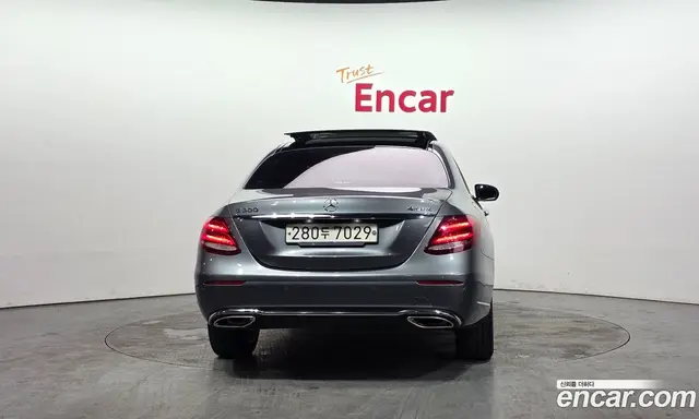Mercedes-Benz E-Class 2017 2.0 автомат (гидро), миниатюра 4