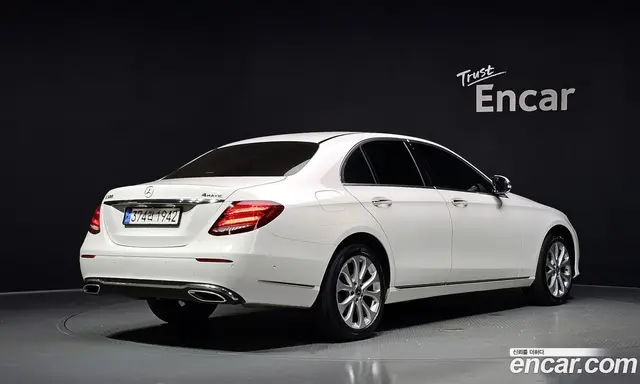Mercedes-Benz E-Class 2017 2.0 автомат (гидро), миниатюра 2 Mercedes-Benz E-Class 2017 2.0 автомат (гидро), миниатюра 2