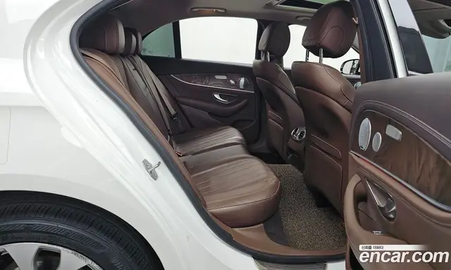 Mercedes-Benz E-Class 2017 2.0 автомат (гидро), миниатюра 12