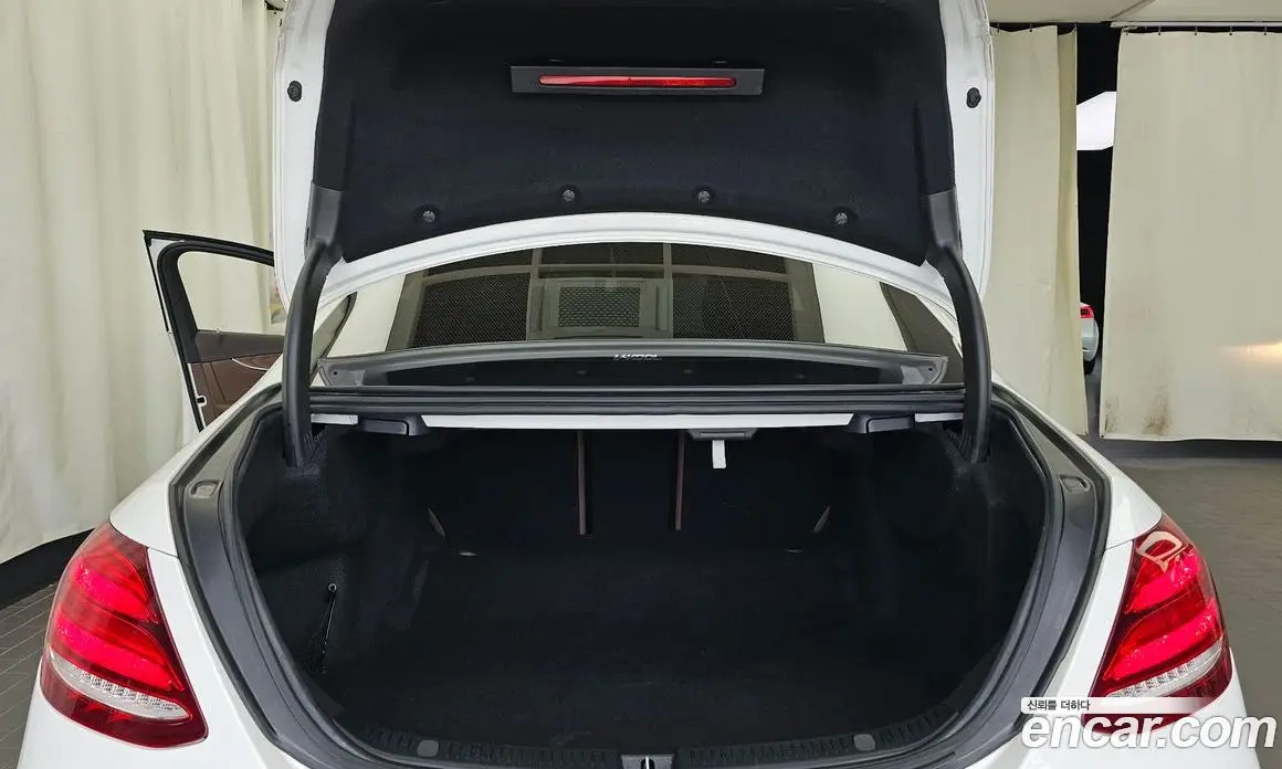 Mercedes-Benz E-Class 2017 2.0 автомат (гидро), фото 20 Mercedes-Benz E-Class 2017 2.0 автомат (гидро), фото 20