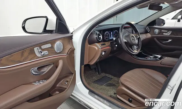 Mercedes-Benz E-Class 2017 2.0 автомат (гидро), миниатюра 10 Mercedes-Benz E-Class 2017 2.0 автомат (гидро), миниатюра 10