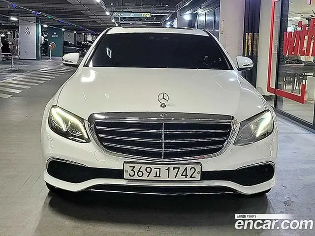 Mercedes-Benz E-Class 2017 1.9 автомат (гидро), миниатюра 2
