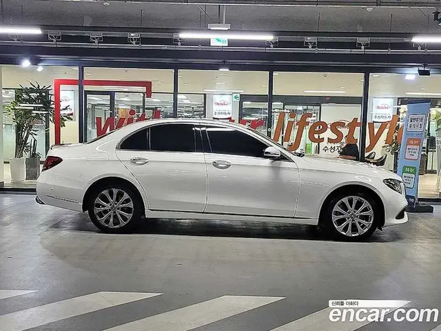 Mercedes-Benz E-Class 2017 1.9 автомат (гидро), миниатюра 3