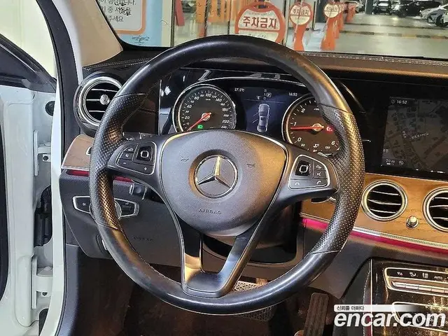 Mercedes-Benz E-Class 2017 1.9 автомат (гидро), миниатюра 9