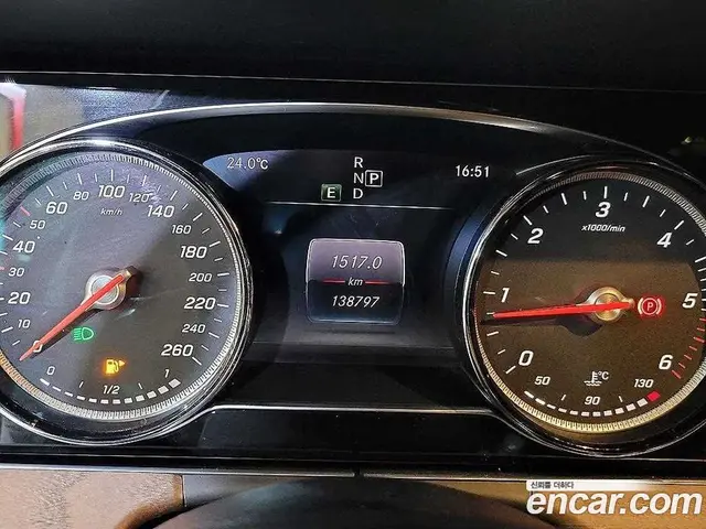 Mercedes-Benz E-Class 2017 1.9 автомат (гидро), миниатюра 10