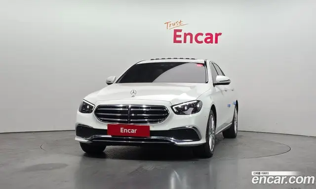 Mercedes-Benz E-Class 2022 1.9 автомат (гидро), миниатюра 3