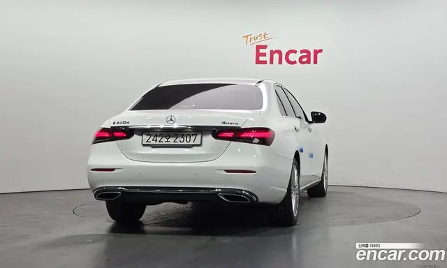Mercedes-Benz E-Class 2022 1.9 автомат (гидро), миниатюра 4